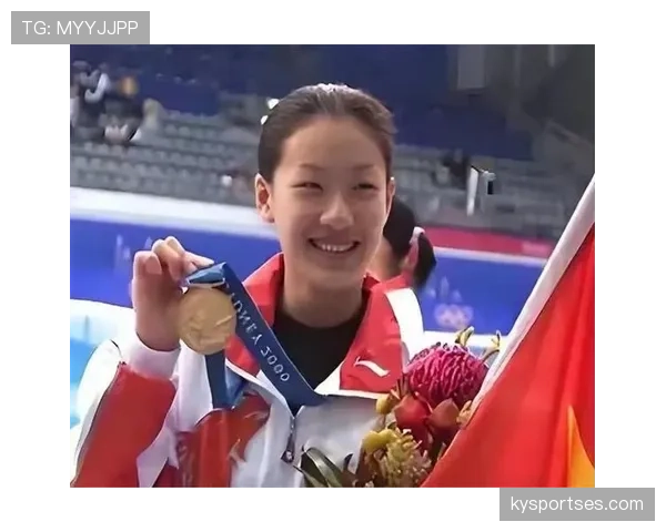 伏明霞喝咖啡得用金勺子？听说家里连月光都奢侈得不敢开灯