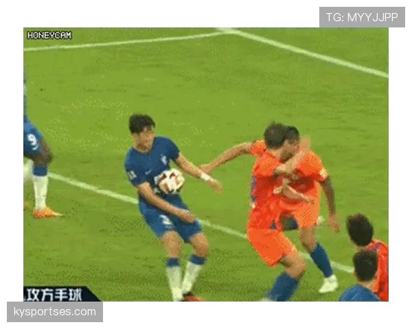 沙滩足球规则中为何允许手球且不判犯规？